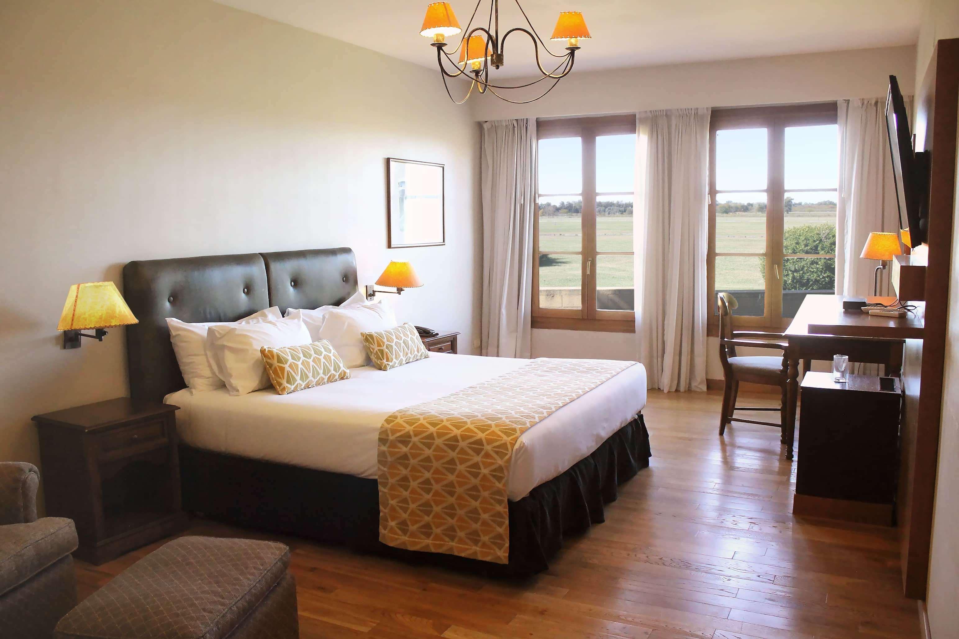 Wyndham Garden Lujan Hotel Екстериор снимка