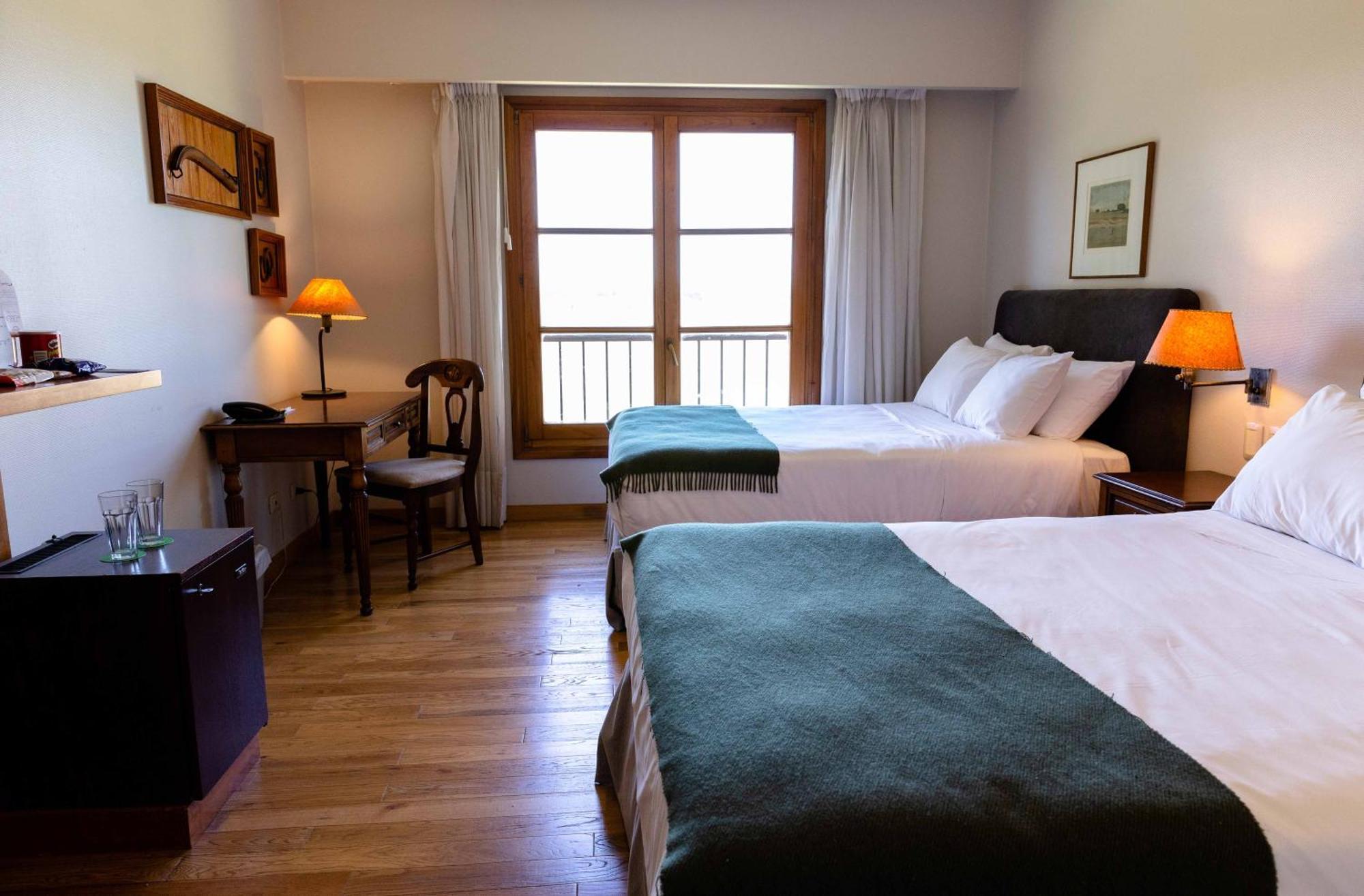 Wyndham Garden Lujan Hotel Екстериор снимка