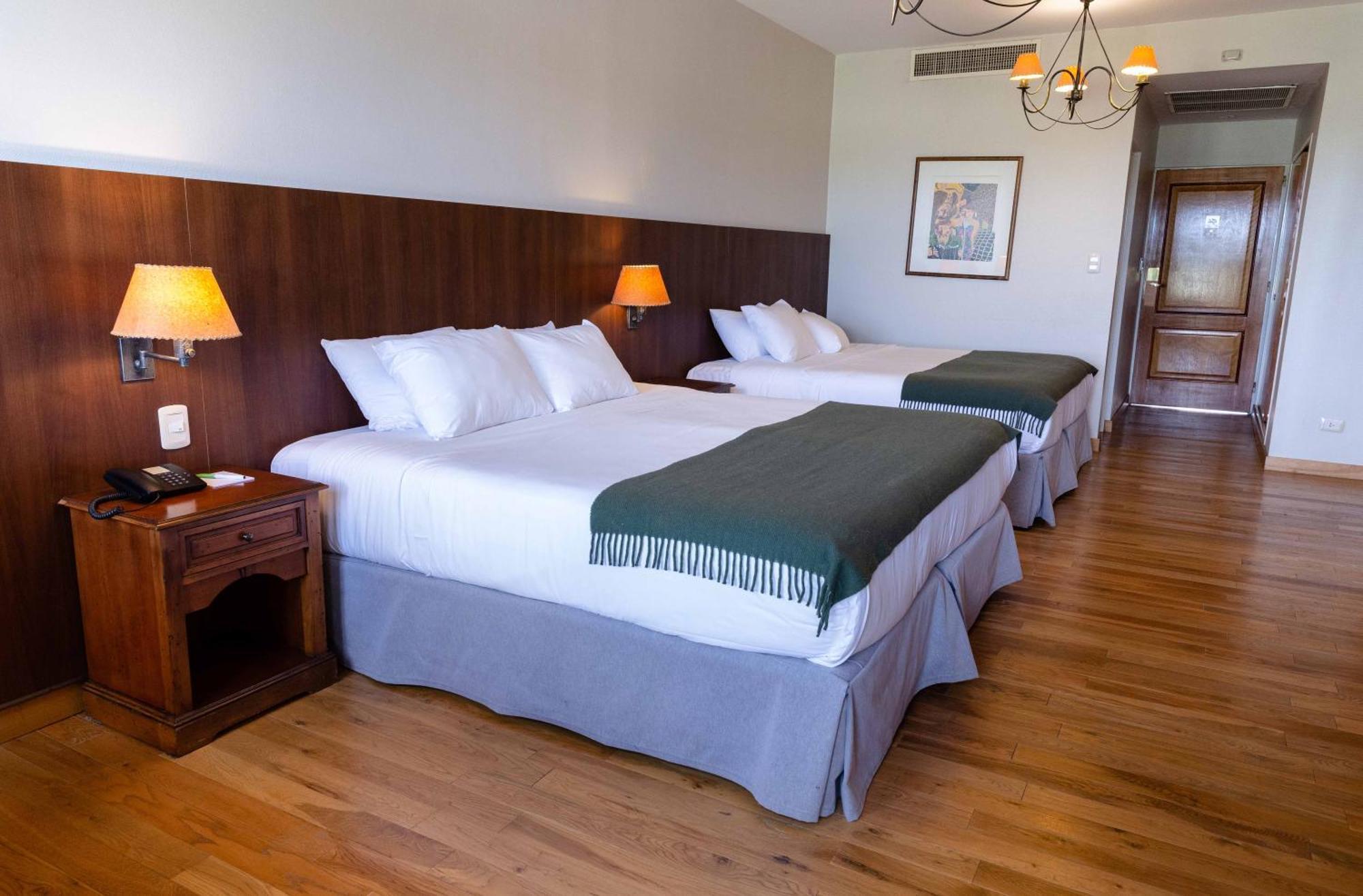 Wyndham Garden Lujan Hotel Екстериор снимка