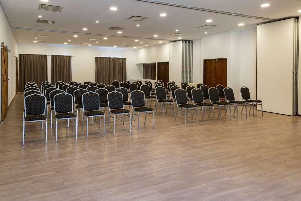 Wyndham Garden Lujan Hotel Съоръжения снимка